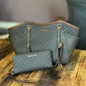 Michael Kors Marilyn Logo Tote & matching Large Continental Wallet